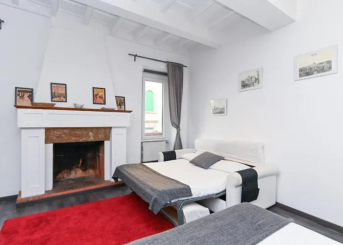 Апартаменты Gorgeous Trastevere Loft On The River Рим