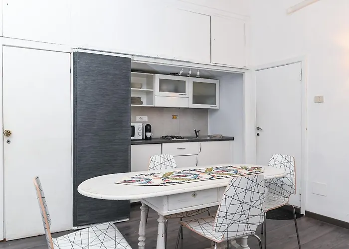 Gorgeous Trastevere Loft On The River Апартаменты *