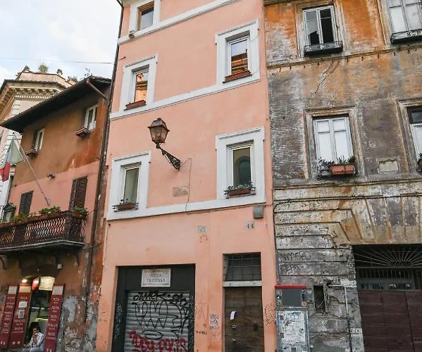 Gorgeous Trastevere Loft On The River Апартаменты