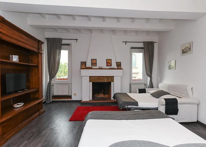 Апартаменты Gorgeous Trastevere Loft On The River *