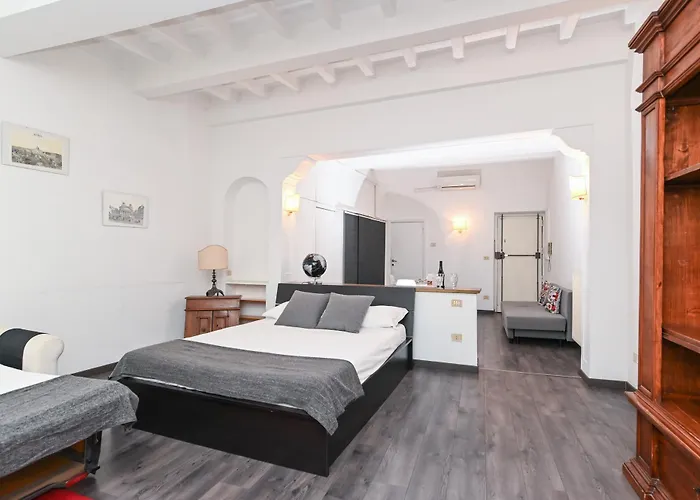 Gorgeous Trastevere Loft On The River Апартаменты *