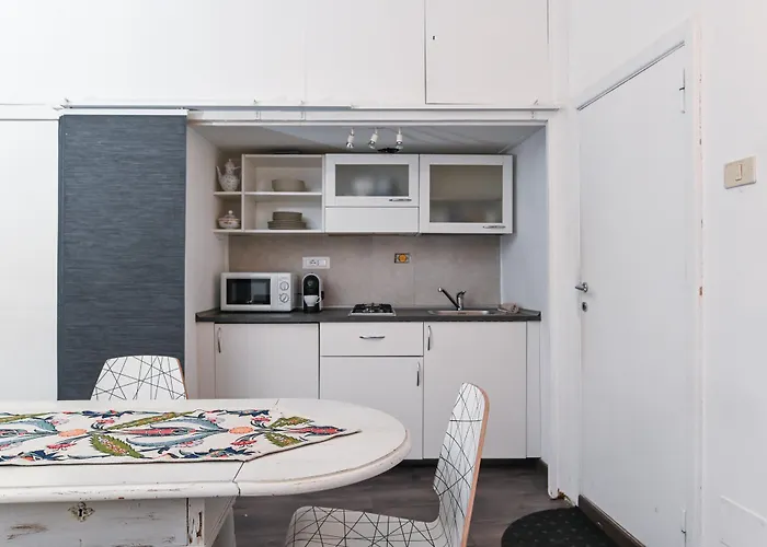 Gorgeous Trastevere Loft On The River Апартаменты *